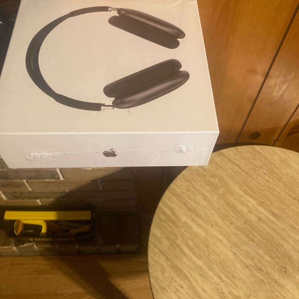 Apple Over-Ear Headphones in Black
